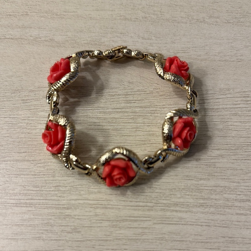Sarah Coventry Gold & Coral Rose Design Bracelet Vintage EUC